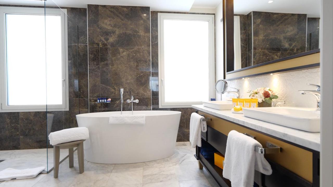 Palazzo Doglio Hotel Cagliari Luaran gambar Bathroom