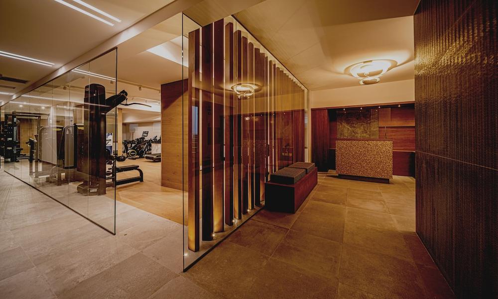 Palazzo Doglio Hotel Cagliari Luaran gambar The gym at The Dorchester