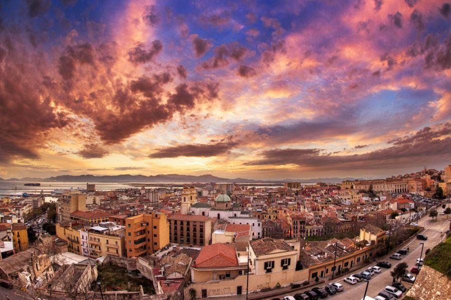 Palazzo Doglio Hotel Cagliari Luaran gambar Sunset over the city