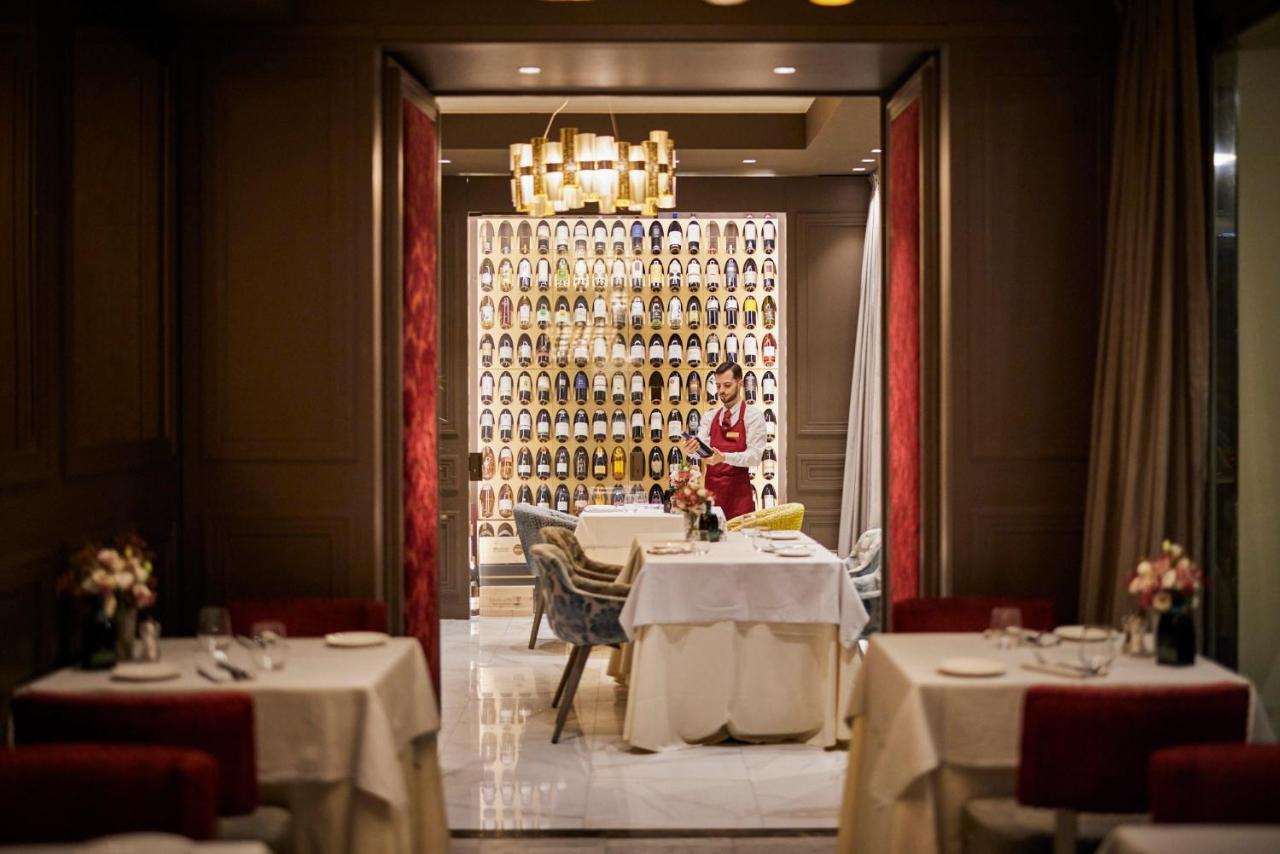 Palazzo Doglio Hotel Cagliari Luaran gambar Restaurant "La Table d'Or"